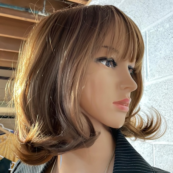 NWT amber copper wig end curl bob with bangs center part glossy 11”- 13” stretch - Picture 8 of 16